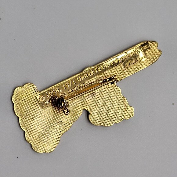 VTG 1971 Snoopy Collectible Pin MAMMOTH Skiing Peanuts Resort Joe Cool - Picture 2 of 6